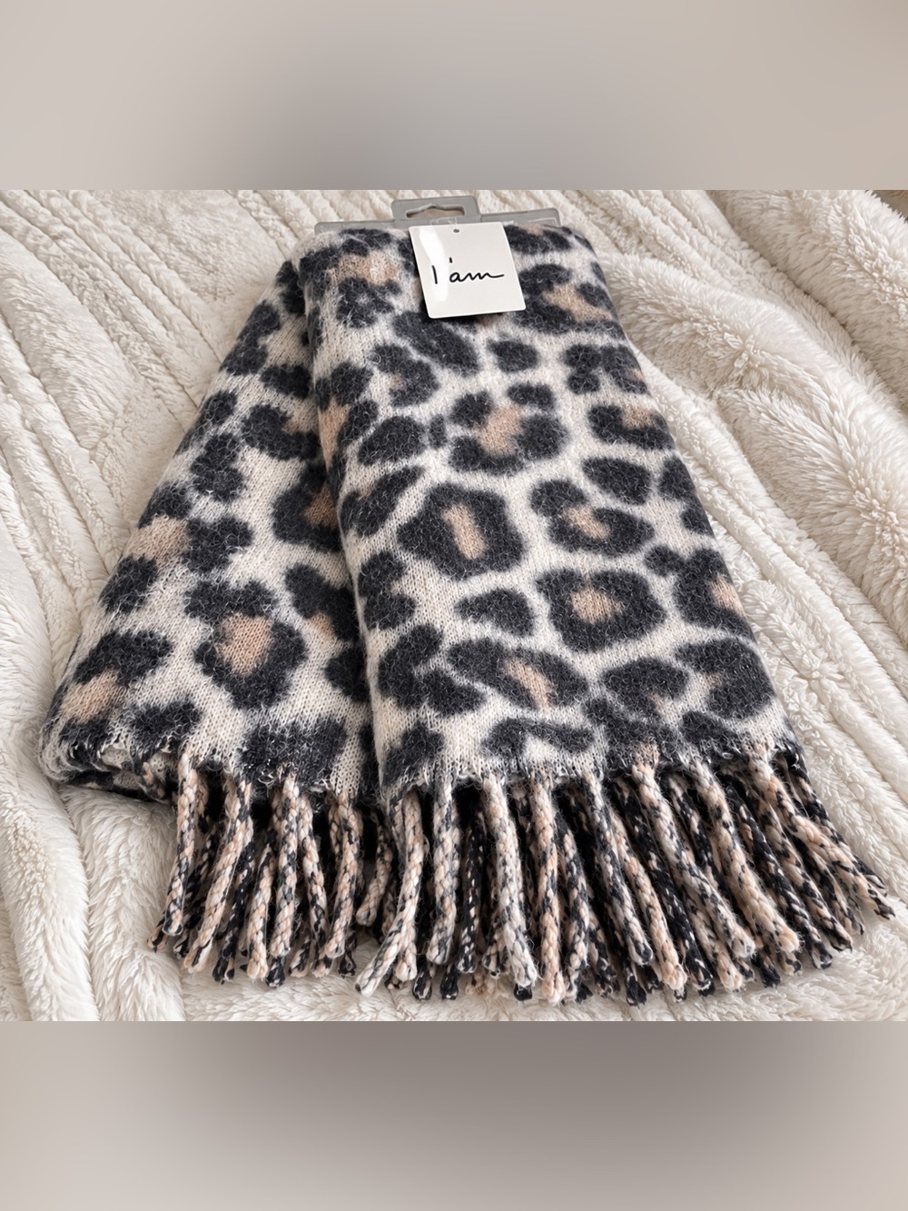 I AM LEOPARD PRINT OVERSIZED SCARF – GREY/GREAM (NEW WITH TAGS) A38 - Picture 2 of 2